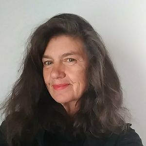 Meet your Posher, Connie